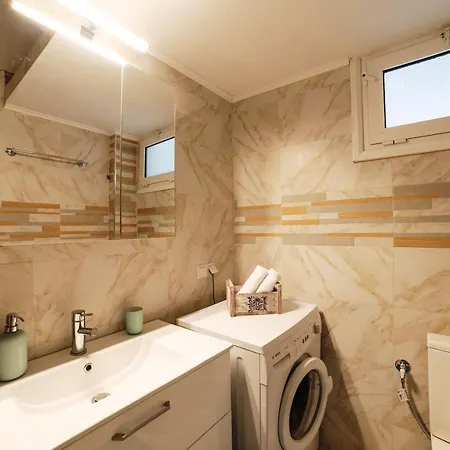 Porto Ofrynio Deluxe Golden Ofrínion