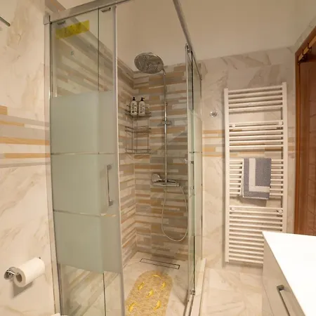 Porto Ofrynio Deluxe Golden Apartment *