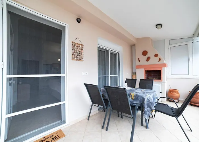 Porto Ofrynio Deluxe Golden Apartment